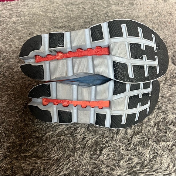 ON Cloudstratus Blue and Gray Sneakers Men 9 - Picture 3 of 5